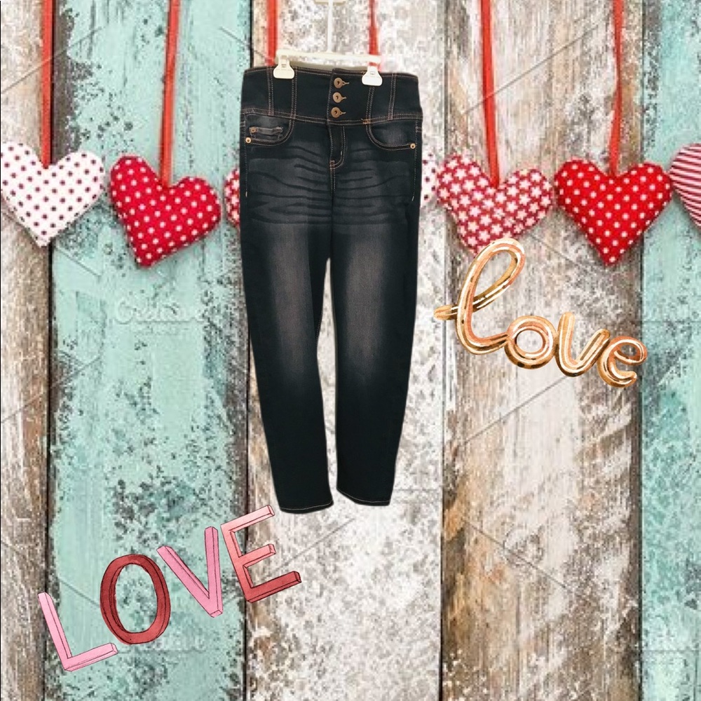 Woman's Skinny Crop Capris